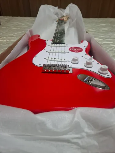 Guitarra Fender Squier Mainstream
