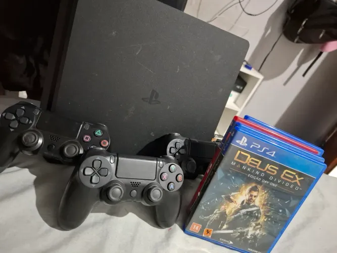 Ps4 PRO 1Tb (+3 controles)