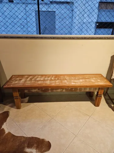 Banco de madeira rústica