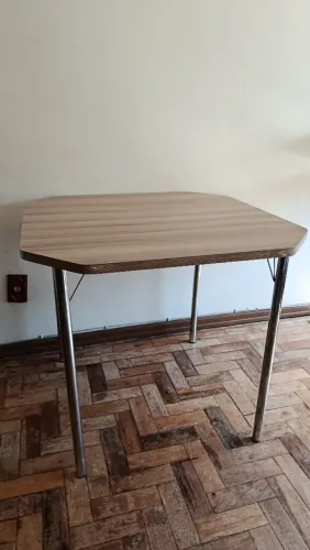 Mesa + 3 cadeiras