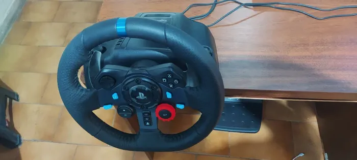 Volante logitech g29 se, com câmbio, volante e pedal, serve PS5 e PC. ACEITO CARTÃO 