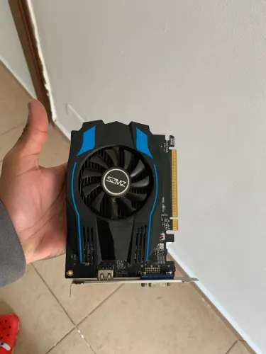 Placa de video GT1030 2GB
