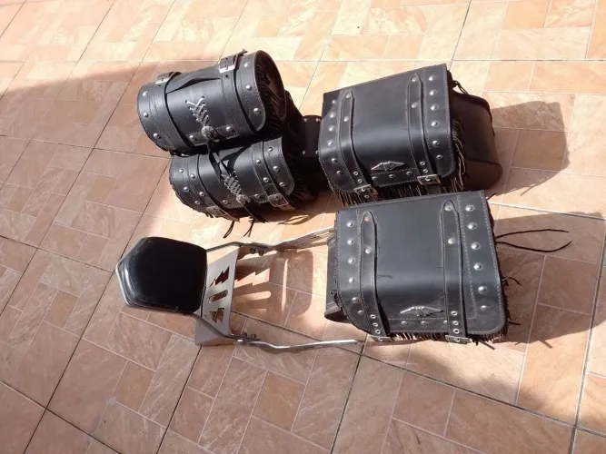 Kit alforges e Sissi bar para moto