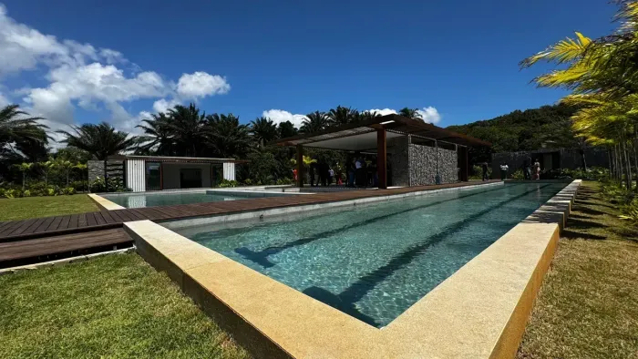 Casa de condomínio para venda possui 1000 metros quadrados em Busca Vida (Abrantes) - Cama