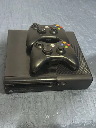 Xbox 360 Super Slim (Negócio o valor)