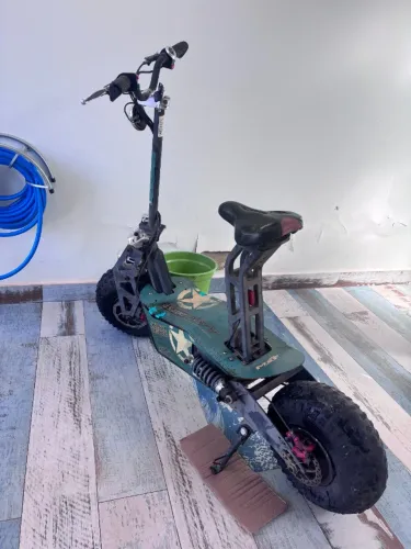 Patinete elétrico MUV verde 1000W