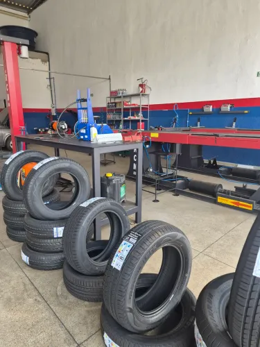 Contrata mecânico p/ Auto Center Aparecida de Goiânia 