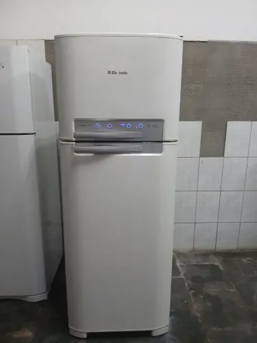 Geladeira Electrolux frost free 