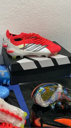Chuteira Adidas Predator, Tamanho: 39