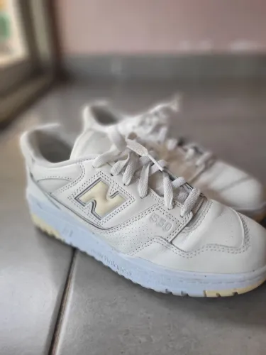 Tênis New Balance - Modelo 550