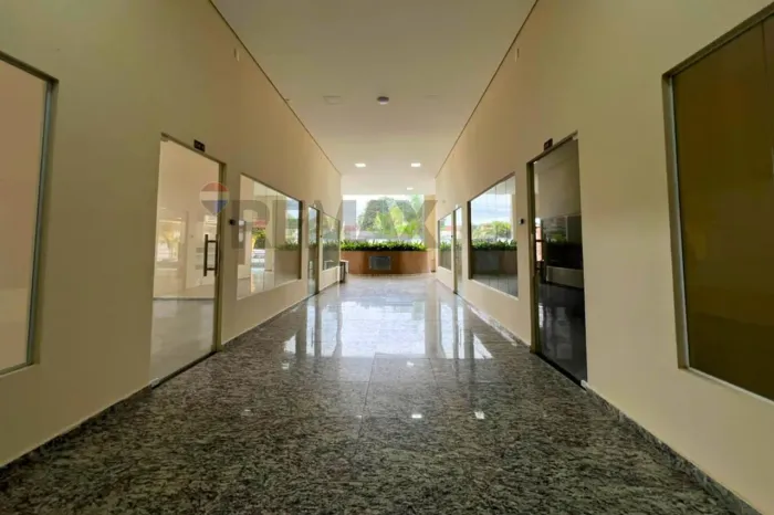 Salas comerciais de 25m² a 71m² para locação no Monte Castelo