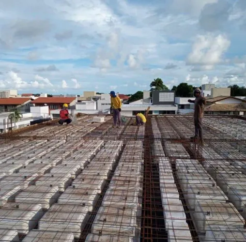 Pego empreitada para ferragens