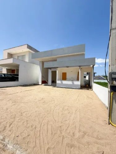 Casa para Venda em Macaé, Vale dos Cristais, 3 dormitórios, 3 suítes, 4 banheiros, 2 vagas