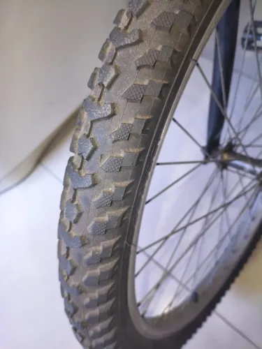 Bicicleta de Passeio Ultra Bikes Esporte Aro 24 Reforçada Freio V-Brake - 18 Marchas Preto