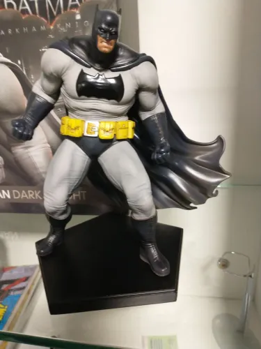 Batman Dark Knight Iron Studios