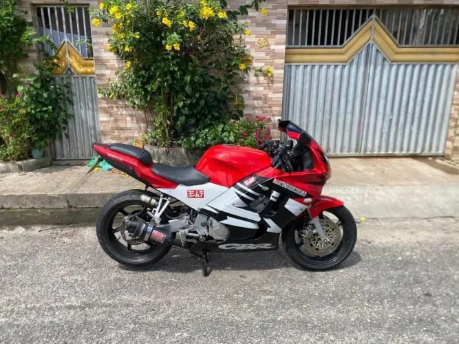 Honda Cbr600 vendo/troco
