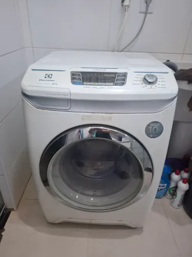Lava e seca Eletrolux Intuitive 9kg (LSI09)