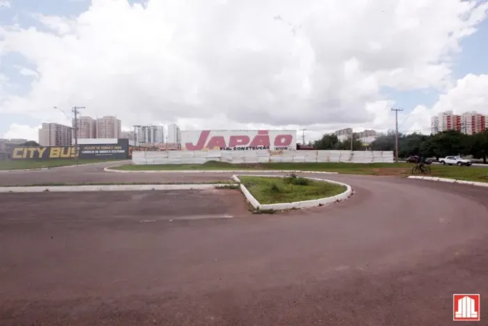 TERRENO DE ESQUINA COM 250m² e POTENCIAL CONSTRUTIVO de 750m²