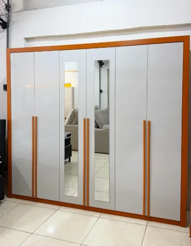 GUARDA ROUPA 6 PORTAS C/ESPELHO