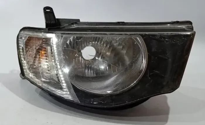 Farol Direito Foco Simples L200 2008 - 2015 / Detalhe Direito