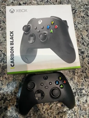 ? Controle Original Xbox Carbon Black com Caixa - Série X|S e One