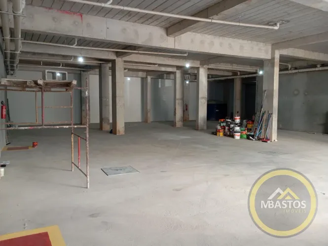 Loja com 500 m2 em Coração Eucarístico - Belo Horizonte