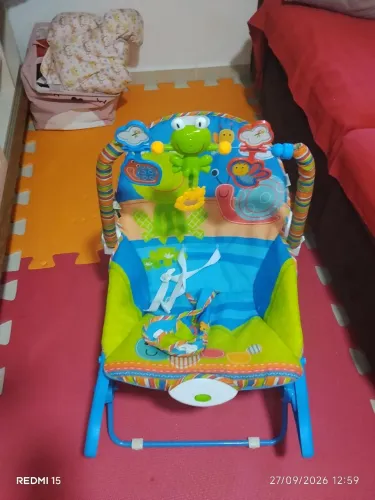 Cadeira de descanso musical e com vibração para o bebê