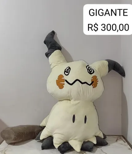 Urso gigante pokémon mimikyu