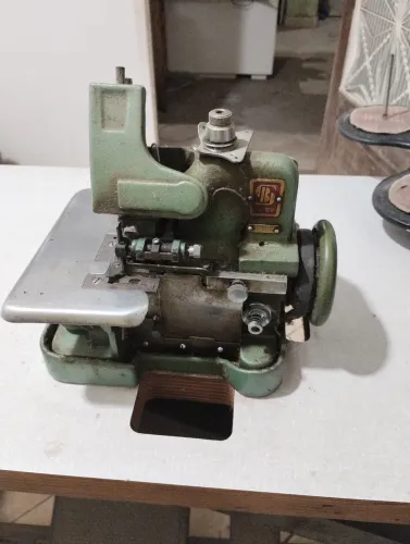 Máquina de overloque