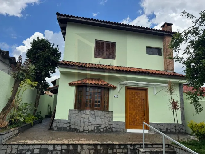 Casa para Locação em Arujá, Jardim Rincão, 4 dormitórios, 4 banheiros, 2 vagas