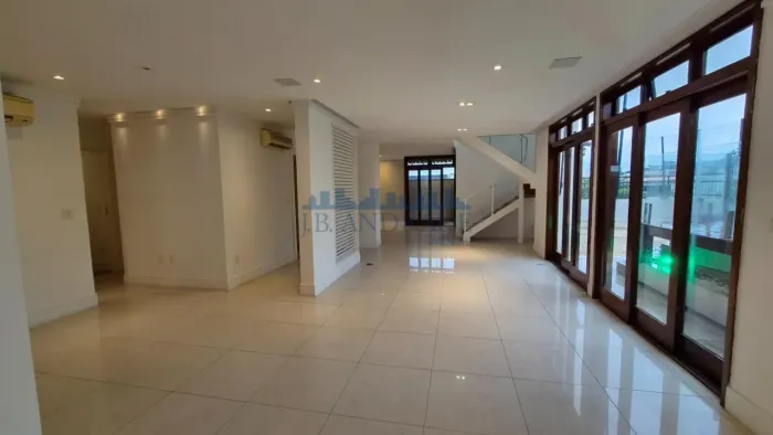 Jardim Oceânico - Cobertura Duplex 5 Quartos (3 Suítes) | Terraço com Piscina | Próximo a