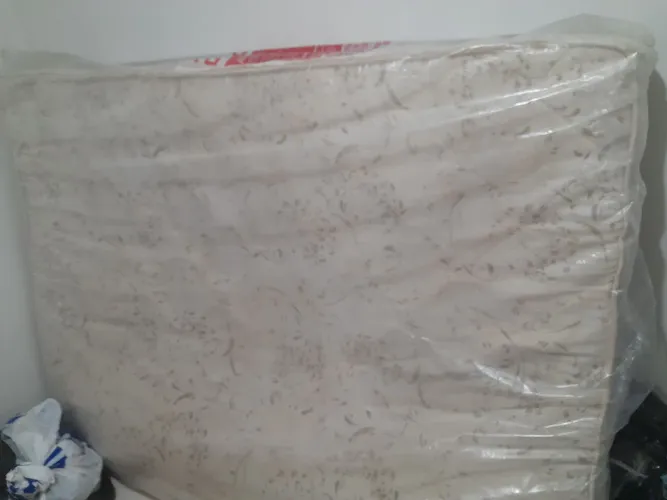 Colchão de casal king seme novo 