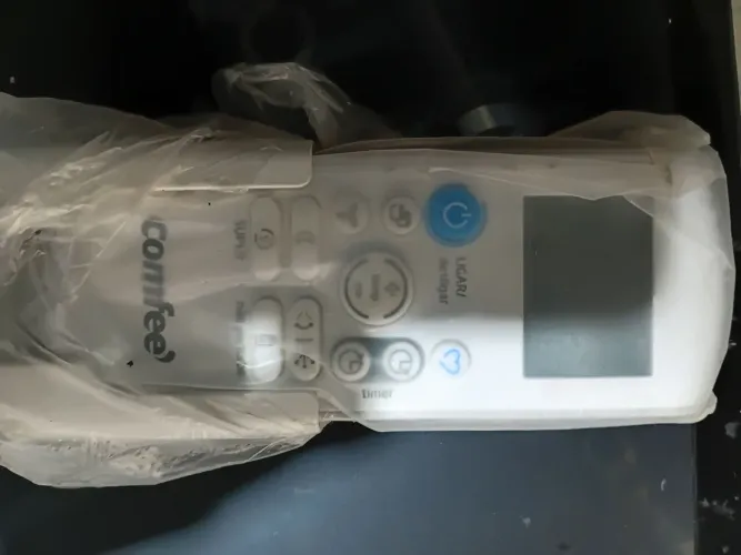 Controle remoto original da comfee. Serve para springer mídia. Para ar condicionado split.