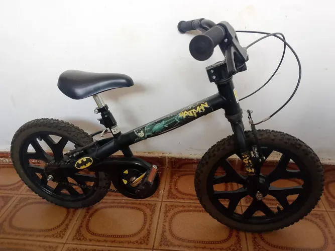 Bicicleta infantil aro 16 do Batman 