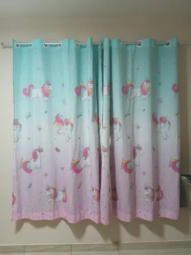 Cortina infantil unicornio
