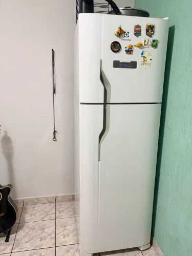 Geladeira semi nova 