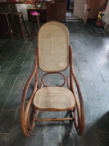 Cadeira da Balanço Autríaca Antiga