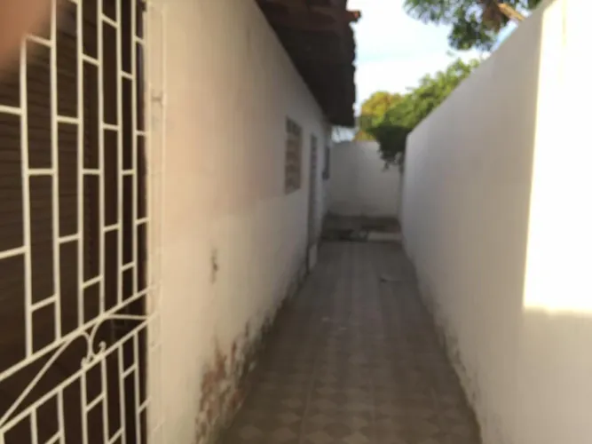 Vende-se quatro casas 2/4 cada uma ?