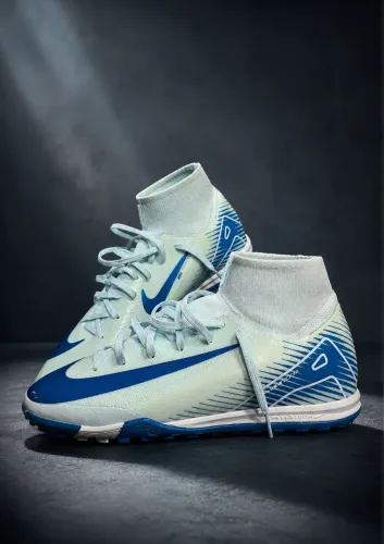 Chuteira Nike society