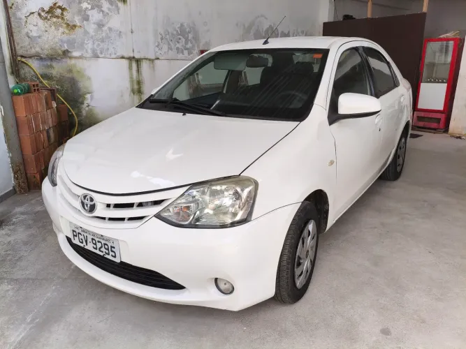 Toyota Etios XS Sedan 1.5 Flex 16V 4P Mec. 2015