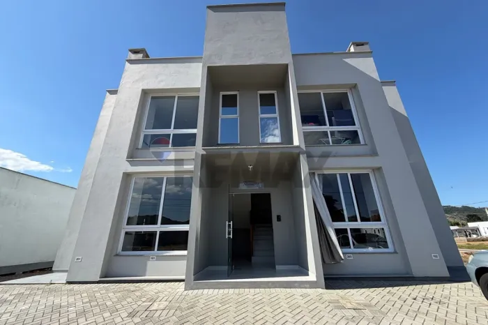 Apartamento de 2 quartos na guarda margem esquerda