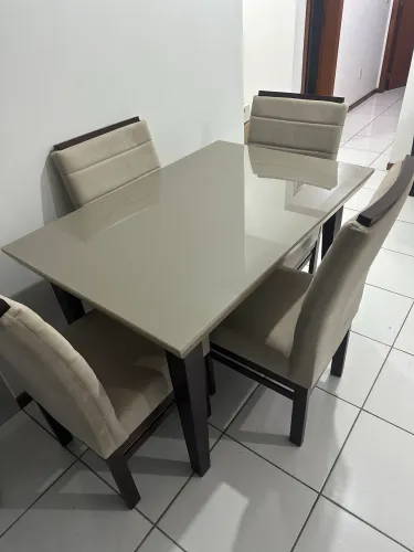 Vendo Mesa de Jantar