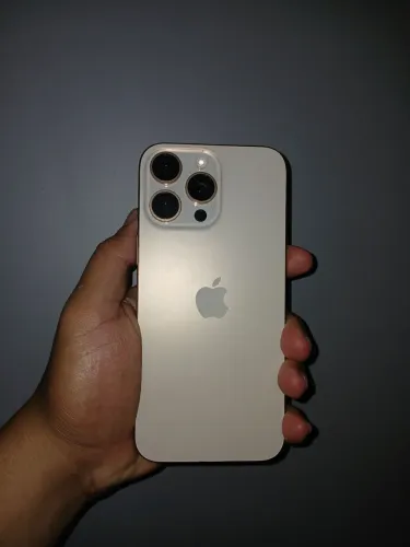 IPhone 16 PRO MAX 99% DE BATERIA NUNCA ABERTO SEM MARCAS DE USO