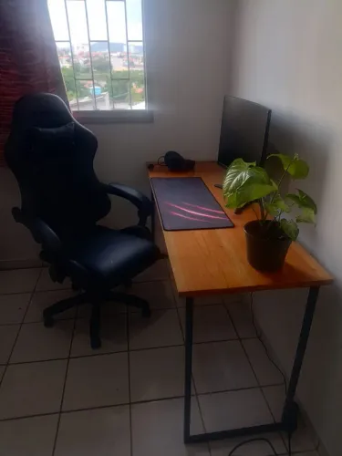 Escrivaninha e Mesas de escritório
