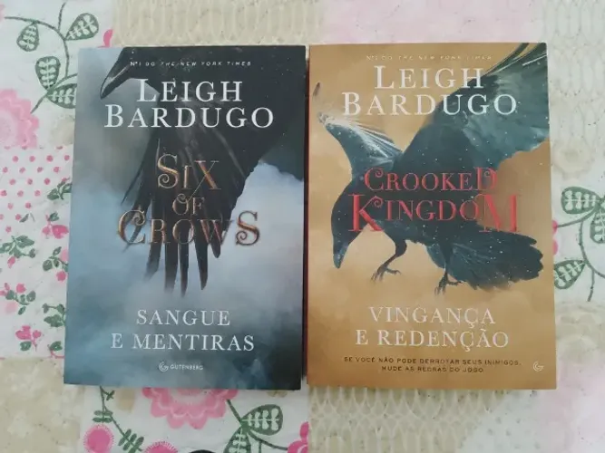 Six of crows: Sangue e mentiras + Crooked Kingdom: Vingança e Redenção, de Leigh Bardugo