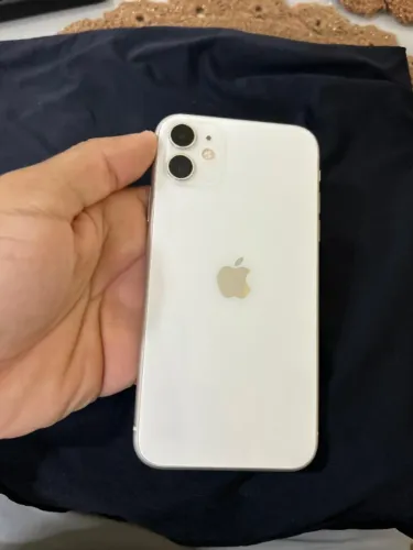 Celular iPhone 11, 128 Gb nunca foi trocado nada face id funcionando perfeitamente.