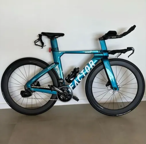 Bicicleta Factor Hanzo, impecável !