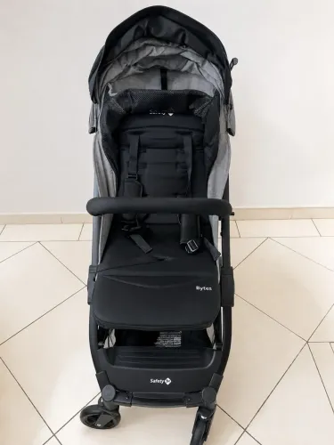 Carrinho de bebê que vira mala