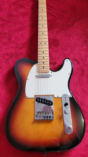 Guitarra Fender Telecaster American Standard com Case