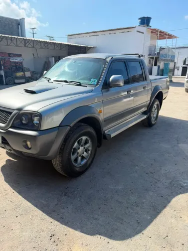 Mitsubishi L200 Outdoor HPE 2.5 4X4 CD T.dies. Mec. 2012